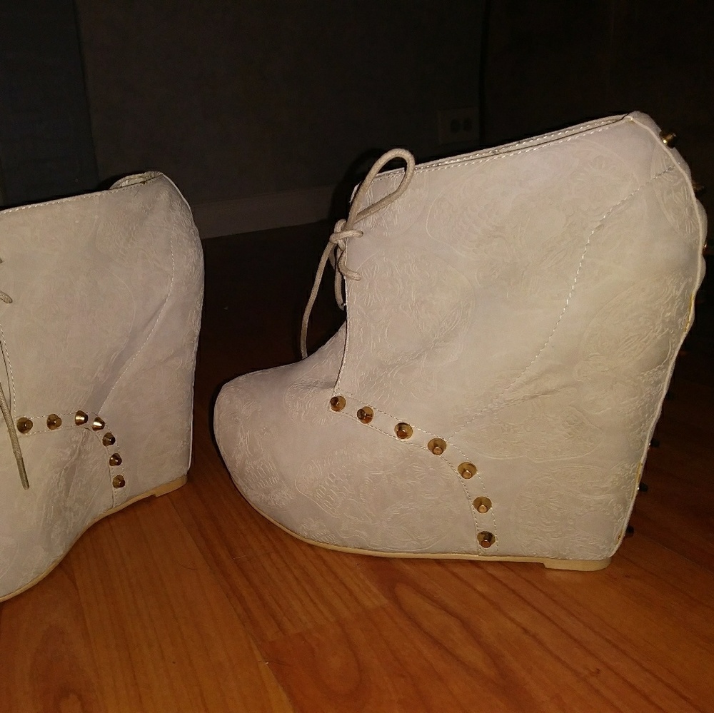Iron Fist sz 10 sugar skull wedges